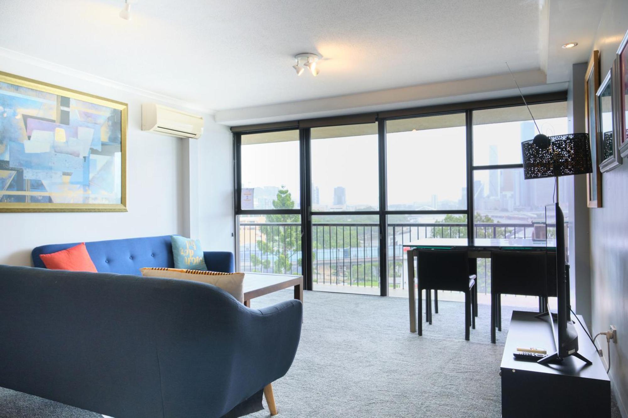 Aparthotel River Plaza 3*