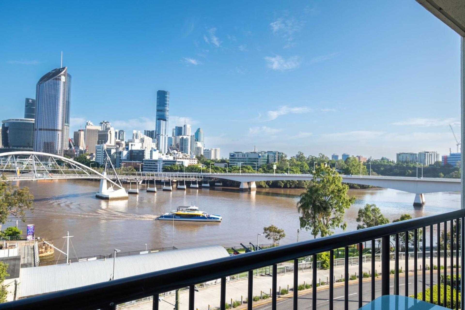 River Plaza Aparthotel